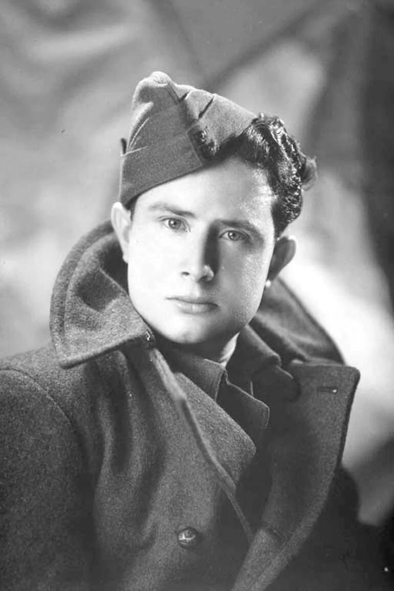 Image: 1/4 portrait of Peter Rutherford in uniform