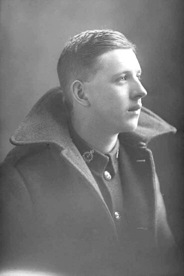 Image: 1/4 portrait of Private Arthur Alston (Joe) Gribbin, Reg No 78475, of the New Zealand Medical Corps.
