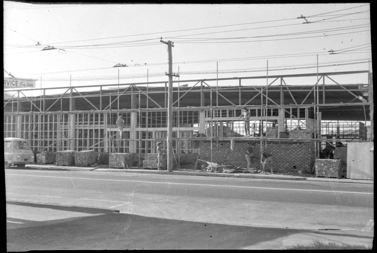 Image: Construction of the Self Help Supermarket at Point Chevalier