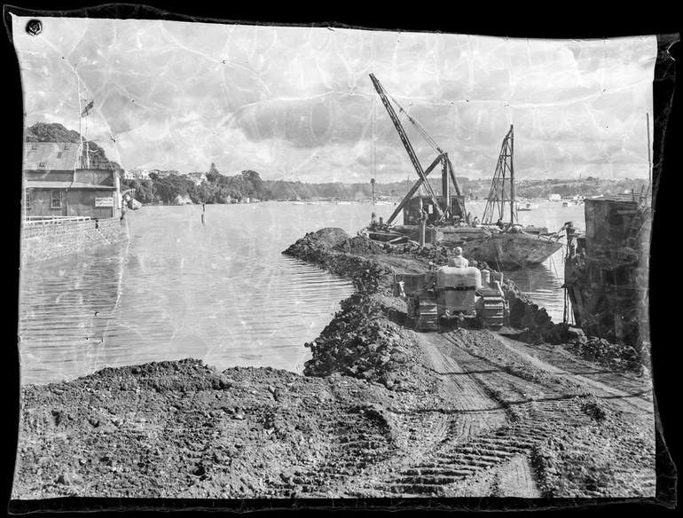 Image: Harbour Bridge Approach Road 10 September 1956