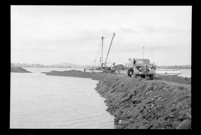 Image: Harbour Approach road 1 October 1956
