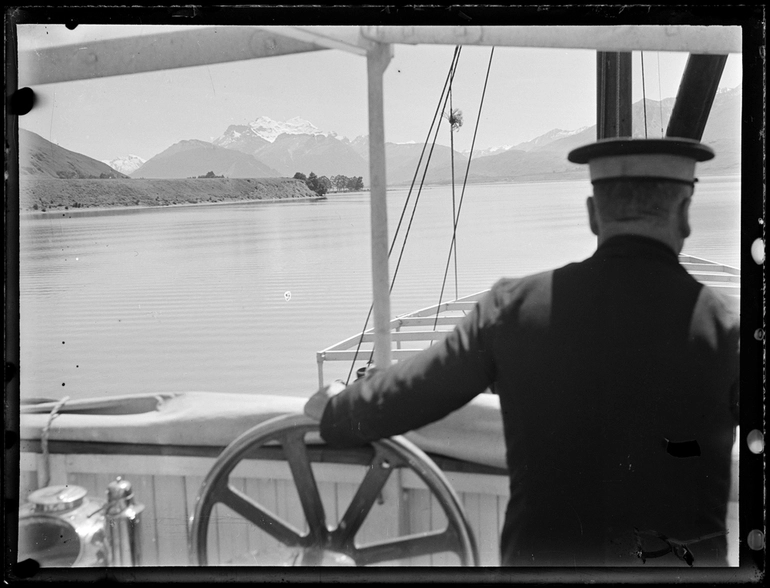 Image: View from the wheelhouse of the SS Earnslaw?