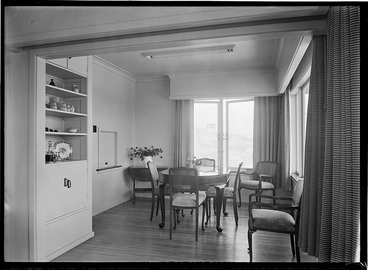 Image: House Interior - dining room