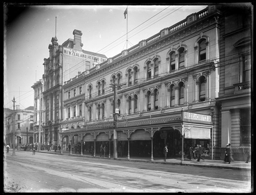 Image: Old Auckland: Queen Street, Milne and Choyce, and the Herald Office