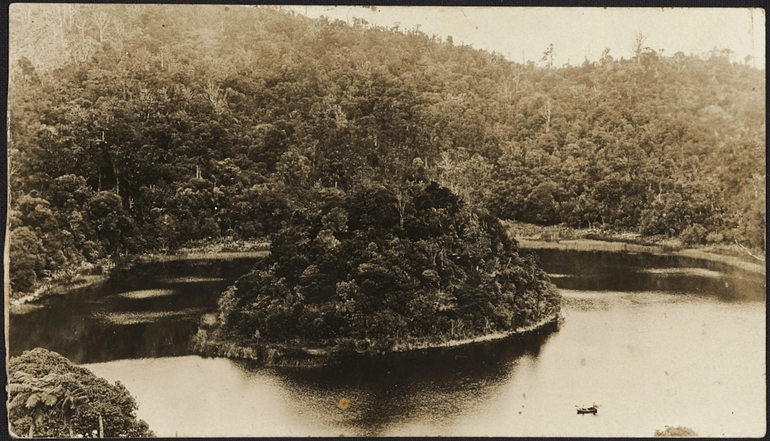 Image: Lake Tauanui at Tautoro, near Kaikohe