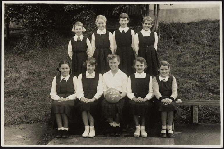 Image: Kohimarama School Senior C netball? team, 1958