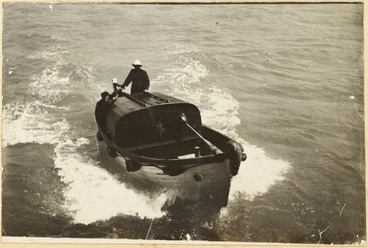 Image: Small wooden motor boat