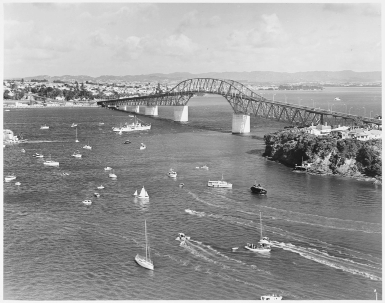 Image: Auckland Harbour Bridge, opening regatta