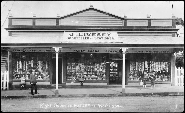 Image: Right Opposite Post Office. Waihi. 2074.