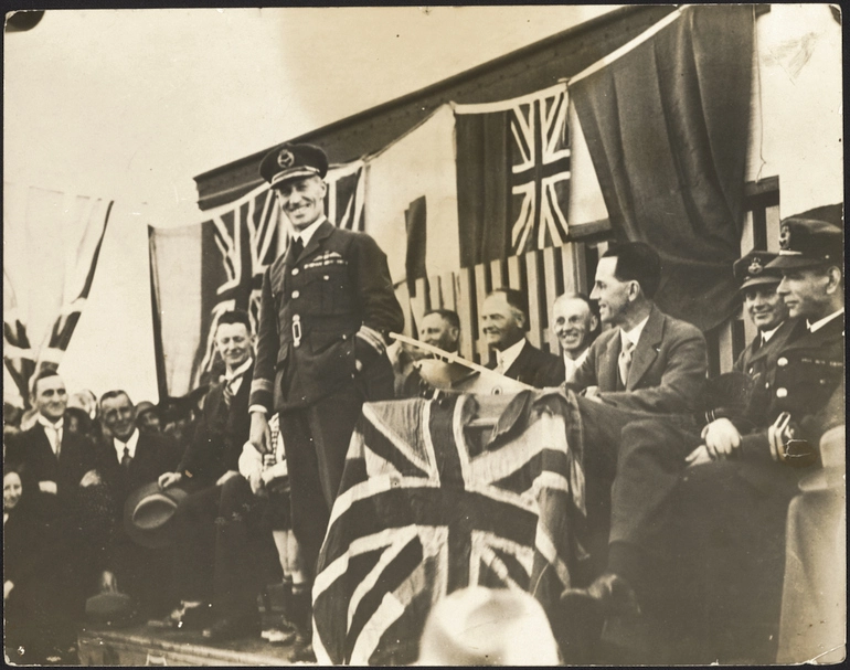 Image: Charles Kingsford Smith speaking at Point Chevalier School