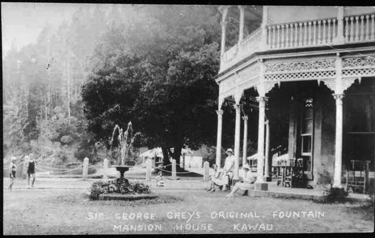 Image: Sir George Grey's original fountain Mansion House.
