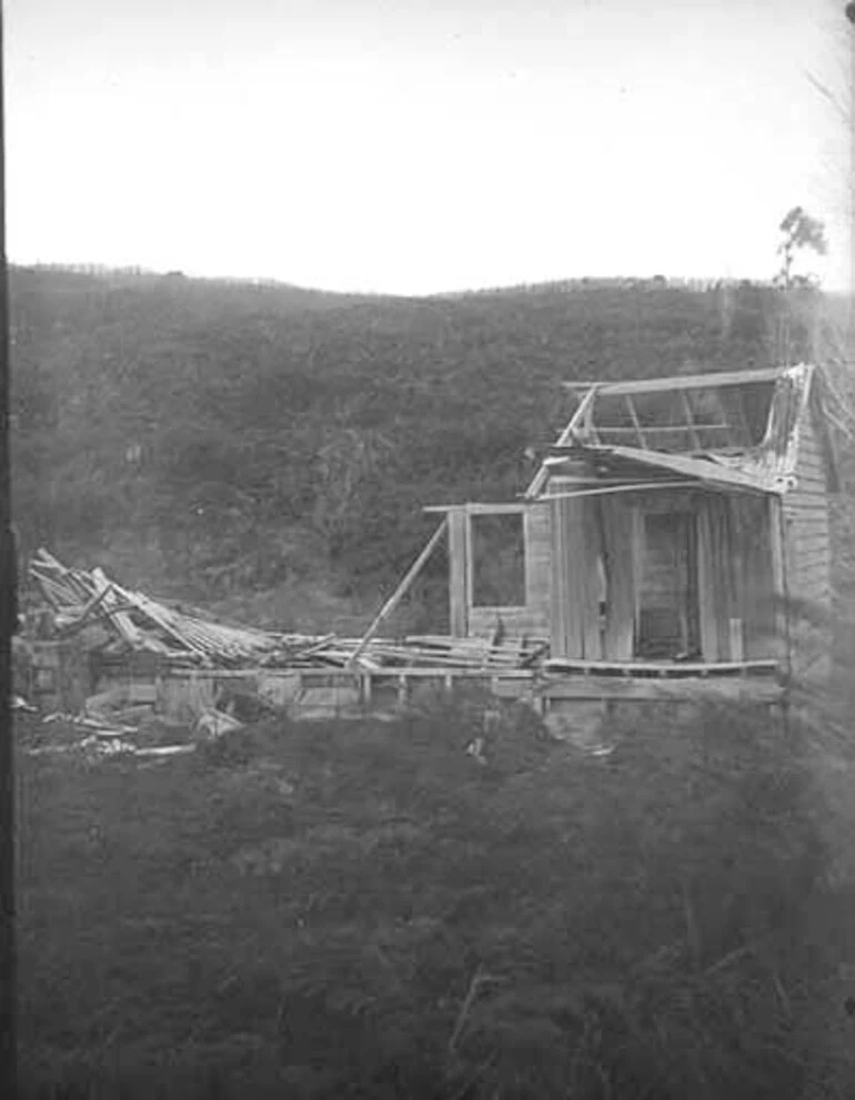 Image: Stereo view of the remains of the hotel at Wairoa....