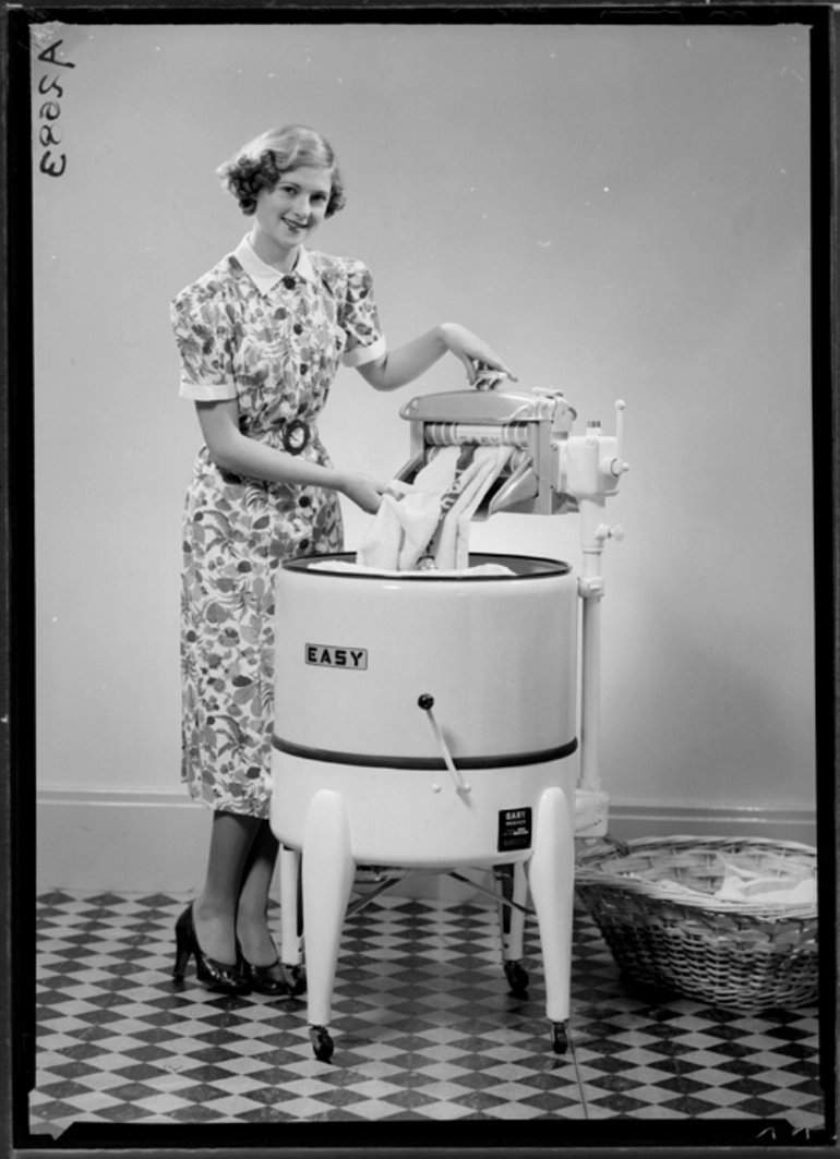 Image: Showing a model using an Easy washing machine, for Bond and Bond 1940s