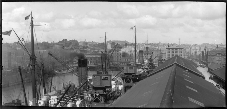 Image: Looking south from Queens Wharf, 1921