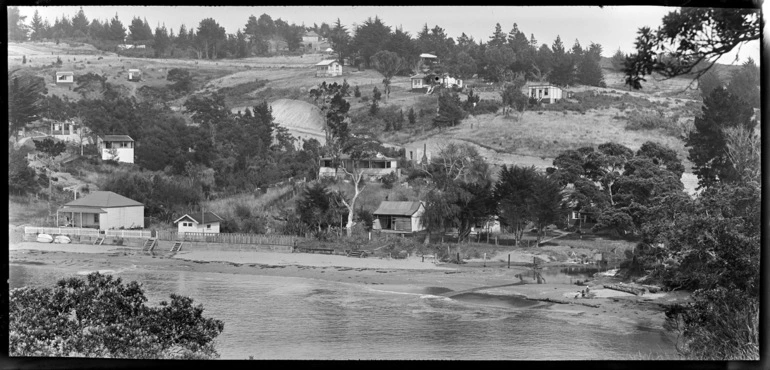 Image: Looking south showing Castor Bay...1922