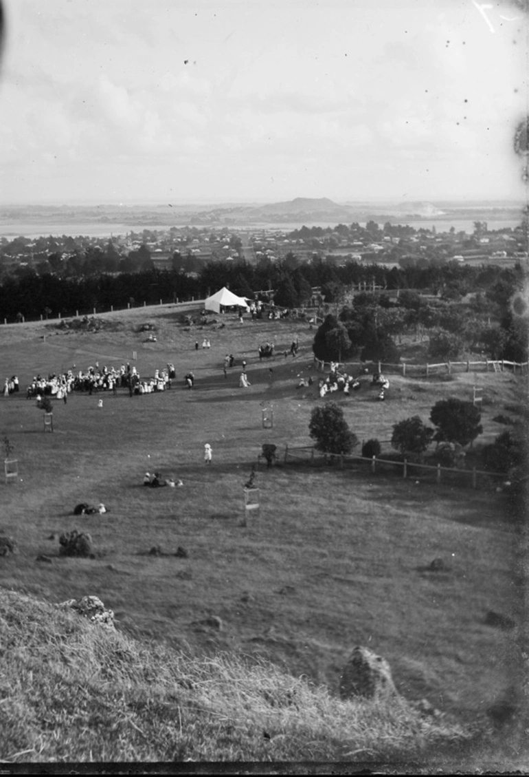 Image: Looking south from One Tree Hill...