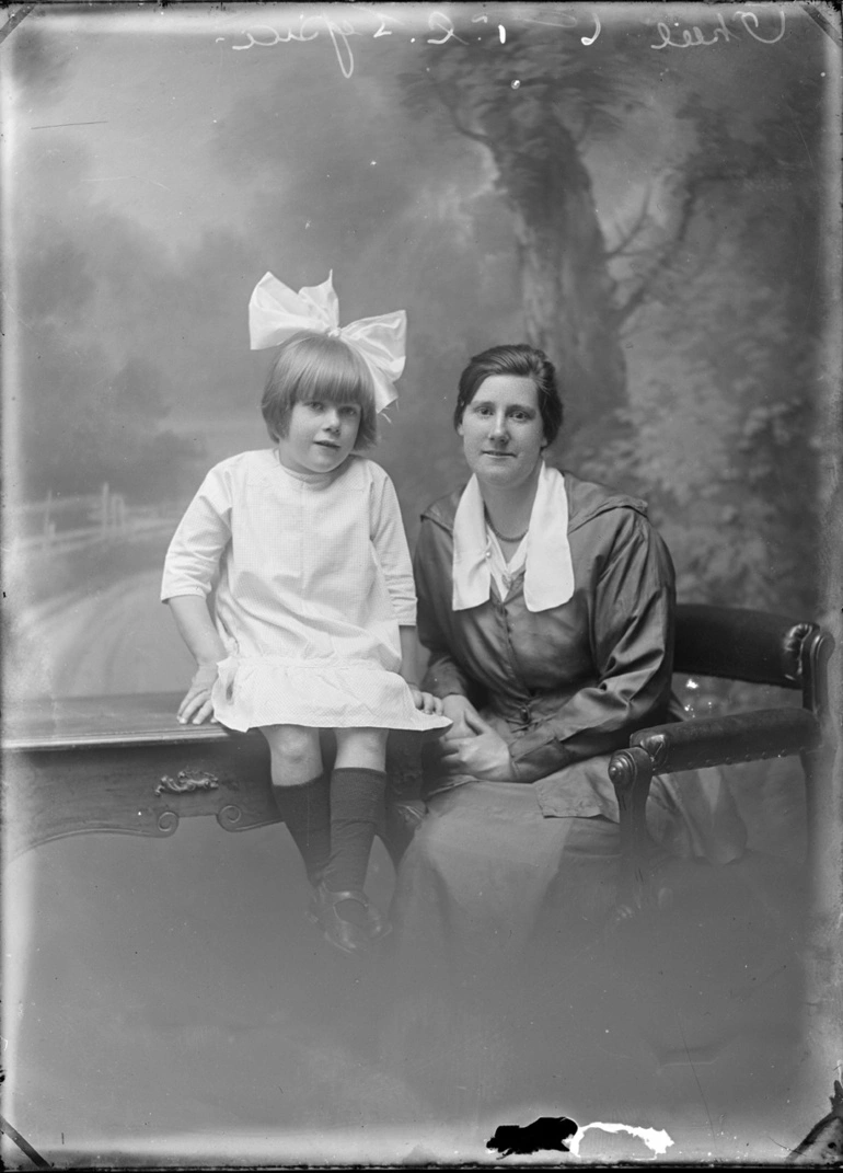 Image: O'Neil family group