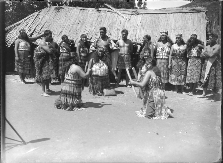 Image: The stick game Titi-Torea