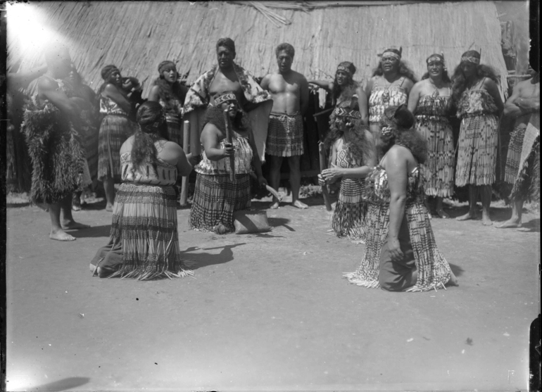 Image: The stick game Titi-Torea
