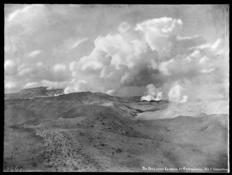 Image: Showing Rotomahana ten days after the eruption of Mount Tarawera in 1886