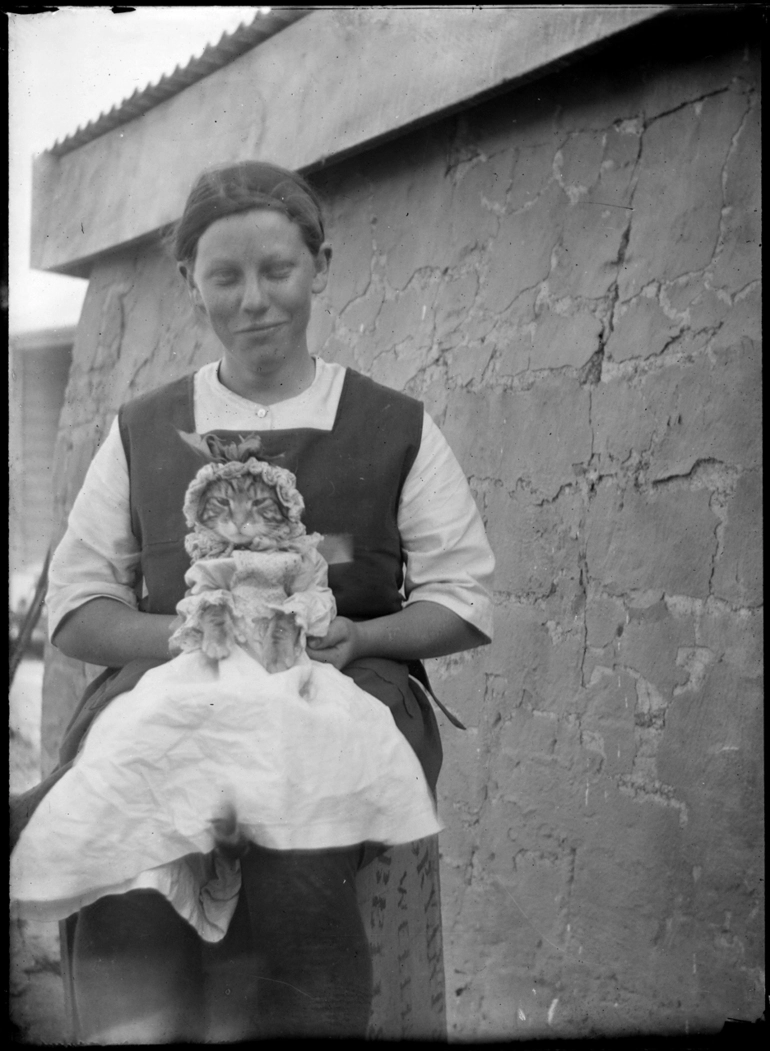 Image: Woman and cat