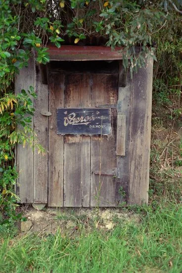 Image: Letterbox at the homestead 'Paeroa' on State Highway 16, Woodhill