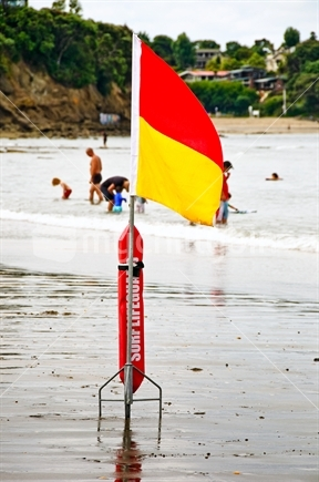 Image: Surf life flag, Milford Beach
