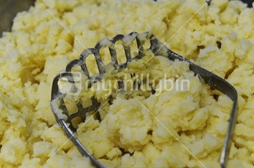 Image: Potato masher and mashed potatos