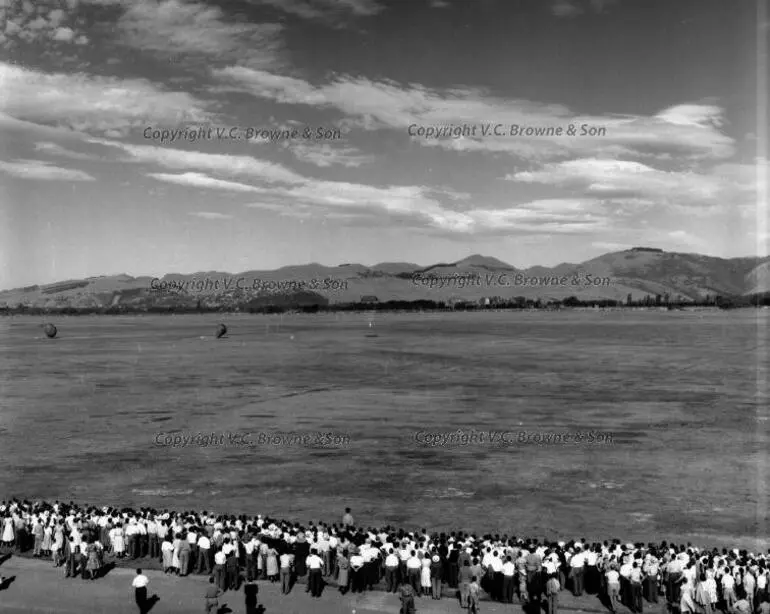 Image: Parachutists - Wigram airbase - Christchurch (2329/2358)