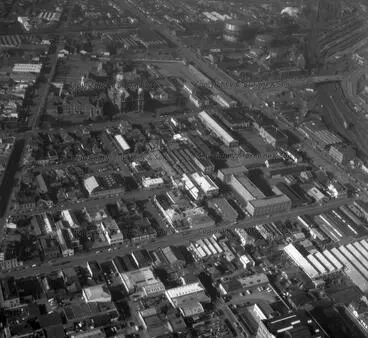 Image: Looking ESE over central Christchurch to Waltha... (5528/5568)