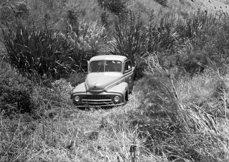 Image: Old Truck (PB0512/3)