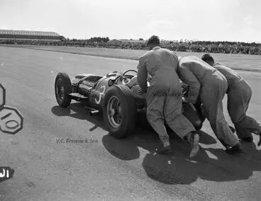 Wigram car races (PB1501/13) Image: Wigram car races (PB1501/13)