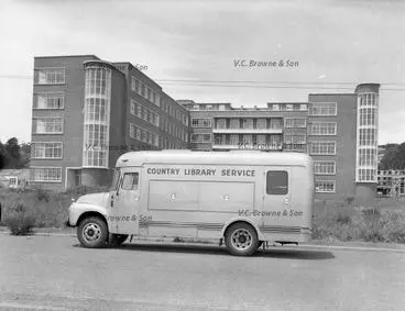Image: Country Service Library Truck outside the Princ... (PB2016/3)