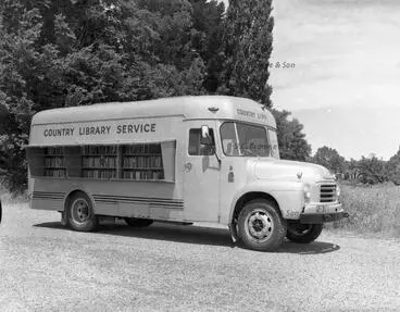Image: Country Service Library Truck - (Bedford).jpg (PB2016/9)
