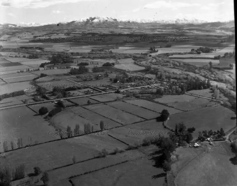 Image: Looking NW over Leithfield. Kowai River across ... (PV1-33/30)