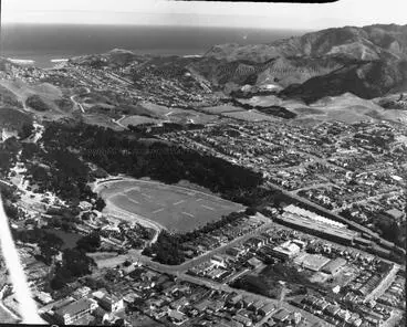 Looking SSW towards Island Bay. Newtown Park in... (Wn1-51/8) Image: Looking SSW towards Island Bay. Newtown Park in... (Wn1-51/8)