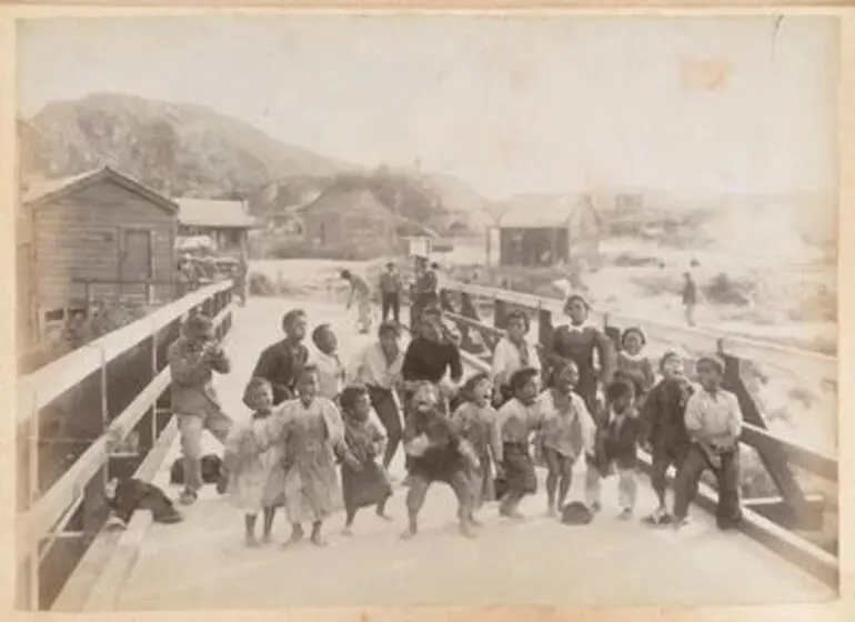 Image: Children's haka, Whakarewarewa