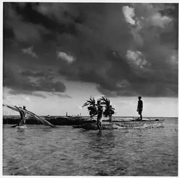 Image: Canoe, Fakaofo, Tokelau 1971