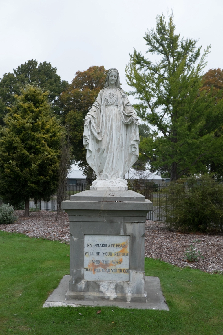 Image: Statue on the front grounds of St John of God, Halswell