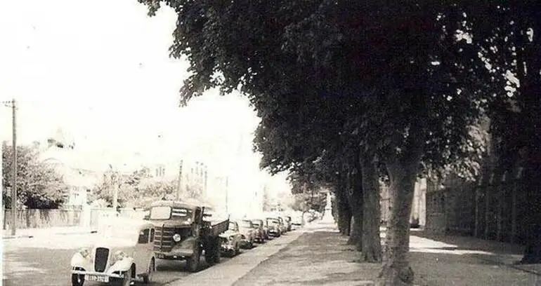 Image: Rolleston Avenue, Looking South