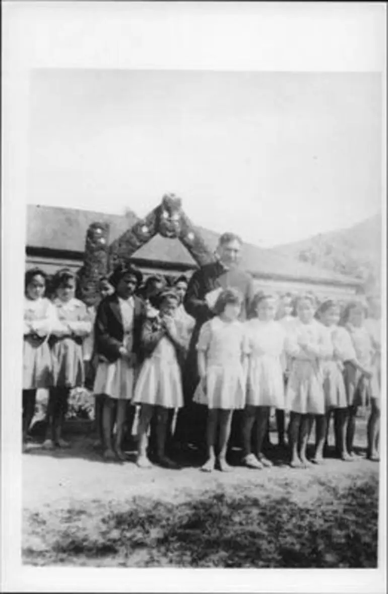 Image: Panguru.St Joesph's School. Visit of Pa Wiremu Te Awhitu with girls.