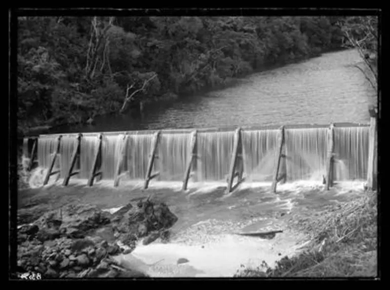 Image: [Waitawheta River and gorge - river dam]