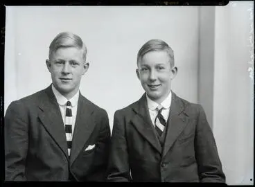 Film Negative: Mrs Williams sons Image: Film Negative: Mrs Williams sons