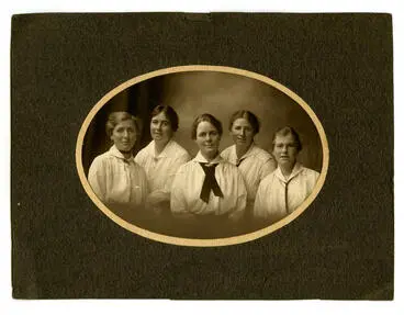 Image: Photograph, Black and White: The five daughters of Jennie and William Lovell-Smith