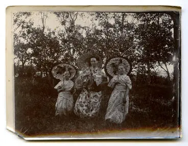 Image: Photograph, Black and White: Doris, Kitty and Connie Lovell-Smith 1899