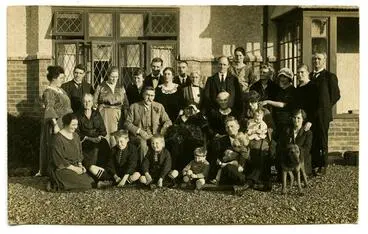 Image: Photograph, Black and White: Lovell-Smith family group, 4 June 1924