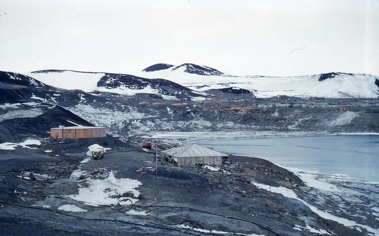 Image: Slide: Scott's Hut