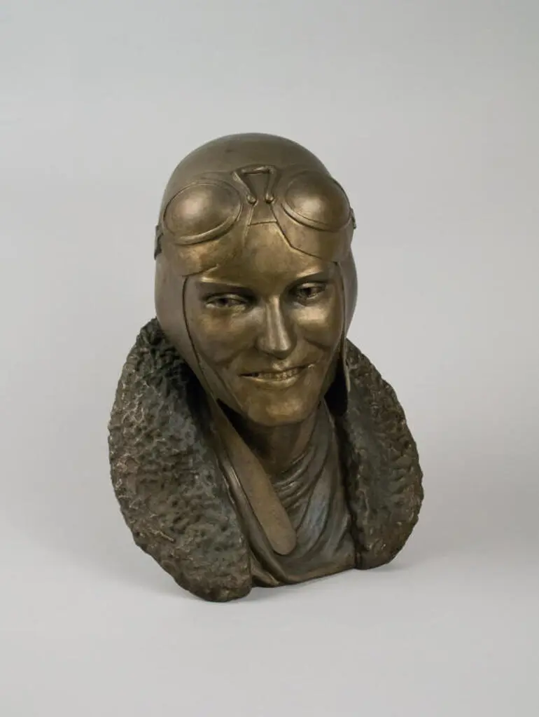 Image: Bust Jean Batten