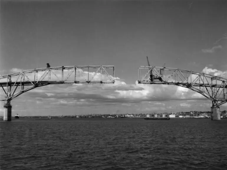 Image: Auckland harbour bridge under construction, 1958