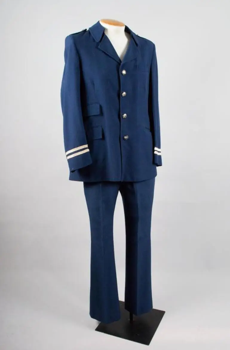 Image: Uniform Trousers Silver Star Guard